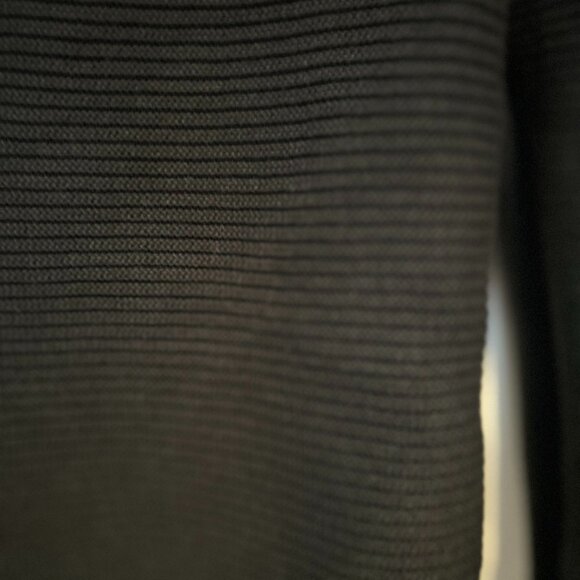 TALBOTS PETITE WOMANS BLACK RIBBED CREWNECK  LONG SLEEVE SWEATER - Picture 11 of 13